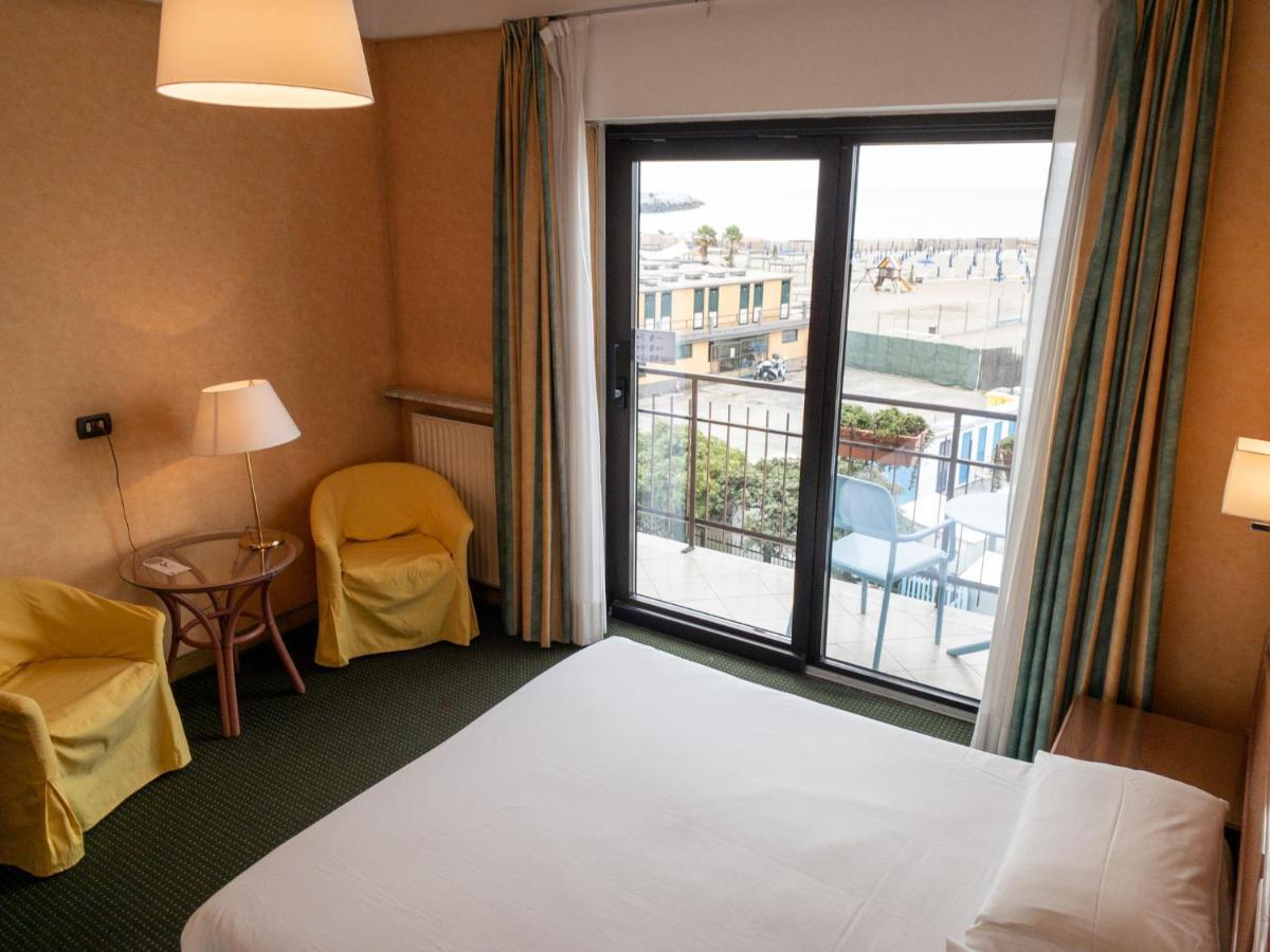Hotel Santa Maria Chiavari Bagian luar foto