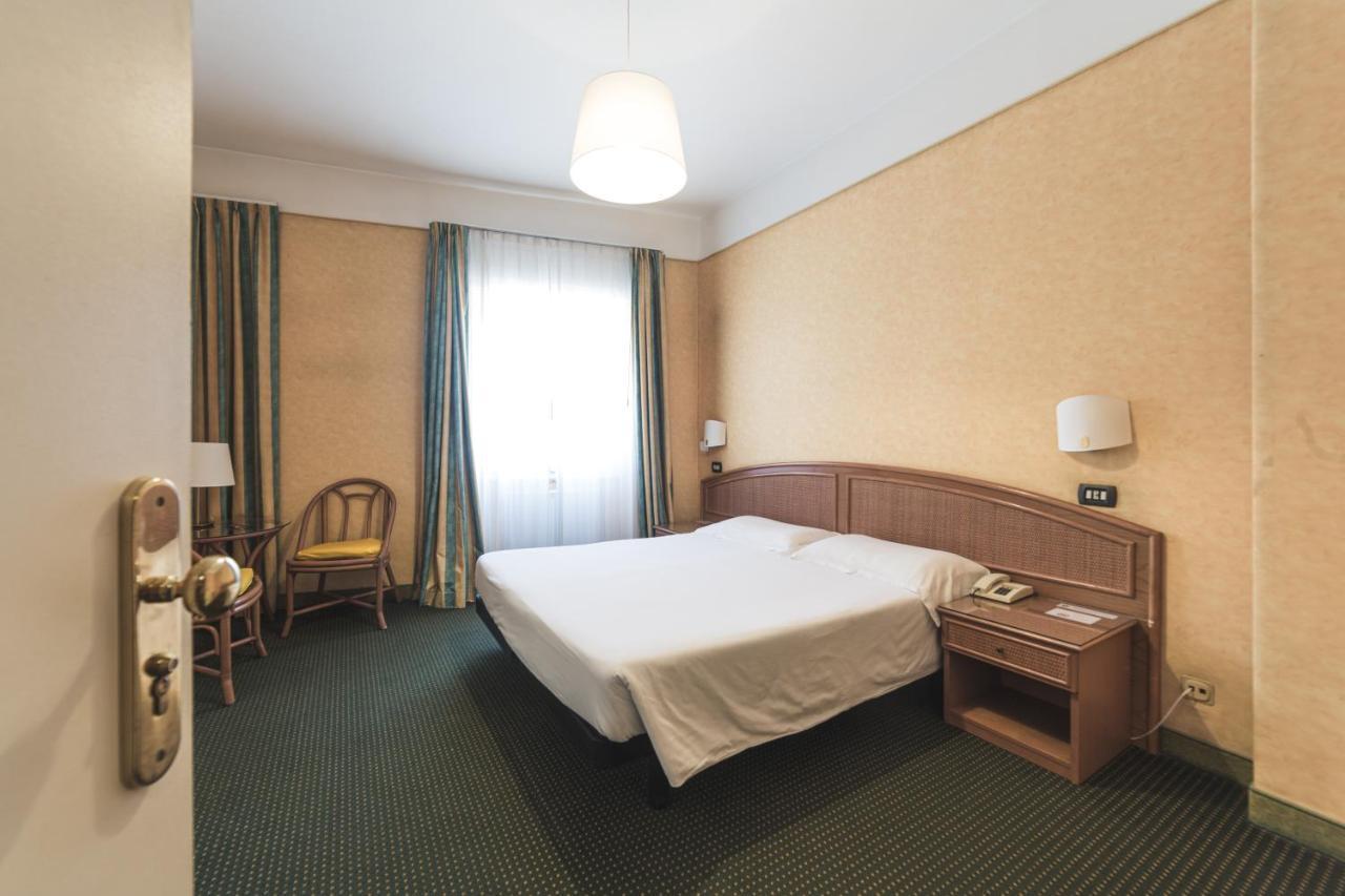 Hotel Santa Maria Chiavari Bagian luar foto